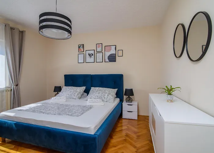With Parking Space - 22655 Trogir