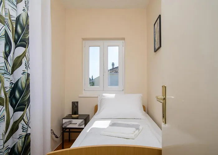 Appartement With Parking Space - 22655 *